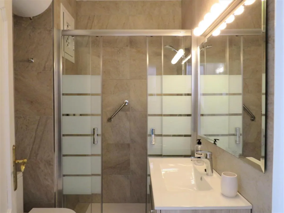 Elizabeth Beach Apartment With Seaviews! Torremolinos Spain