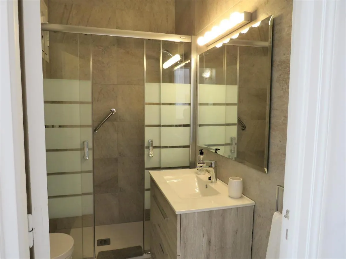 Elizabeth Beach Apartment With Seaviews! Torremolinos Spain